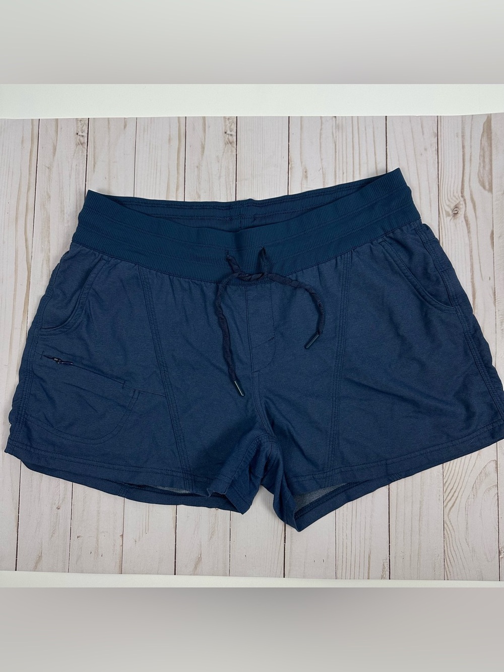 NORTH FACE women's athletic short - size medium